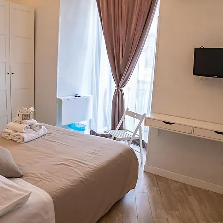 Bruno's Historic 3* Naples